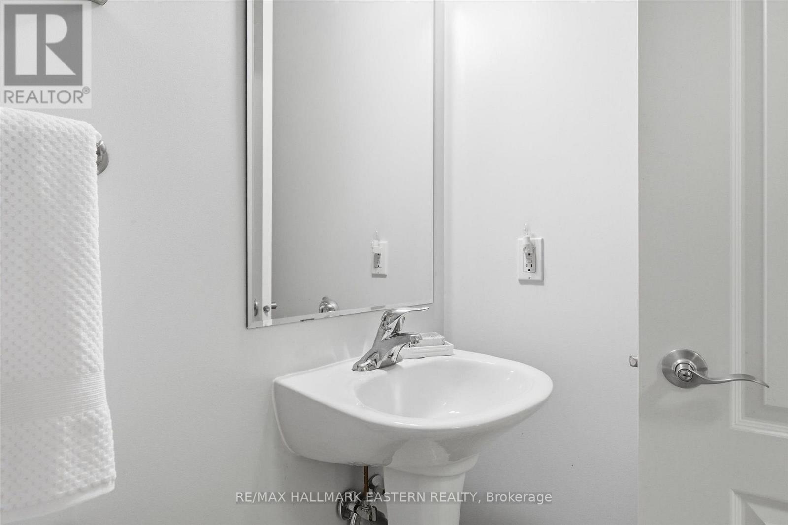 #PH16 869 CLONSILLA AVENUE - 19