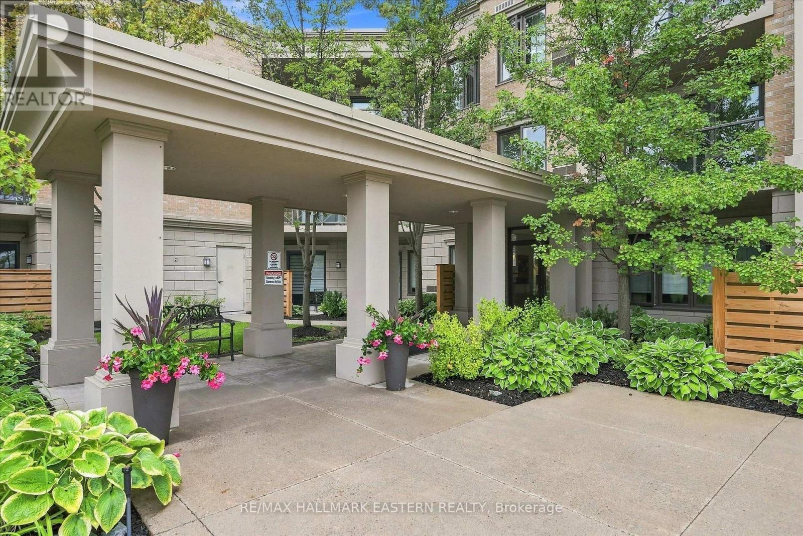 #PH16 869 CLONSILLA AVENUE - 3