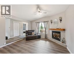 Living room - 2616 Middle Bench Road, Keremeos, BC V0X1N2 Photo 6