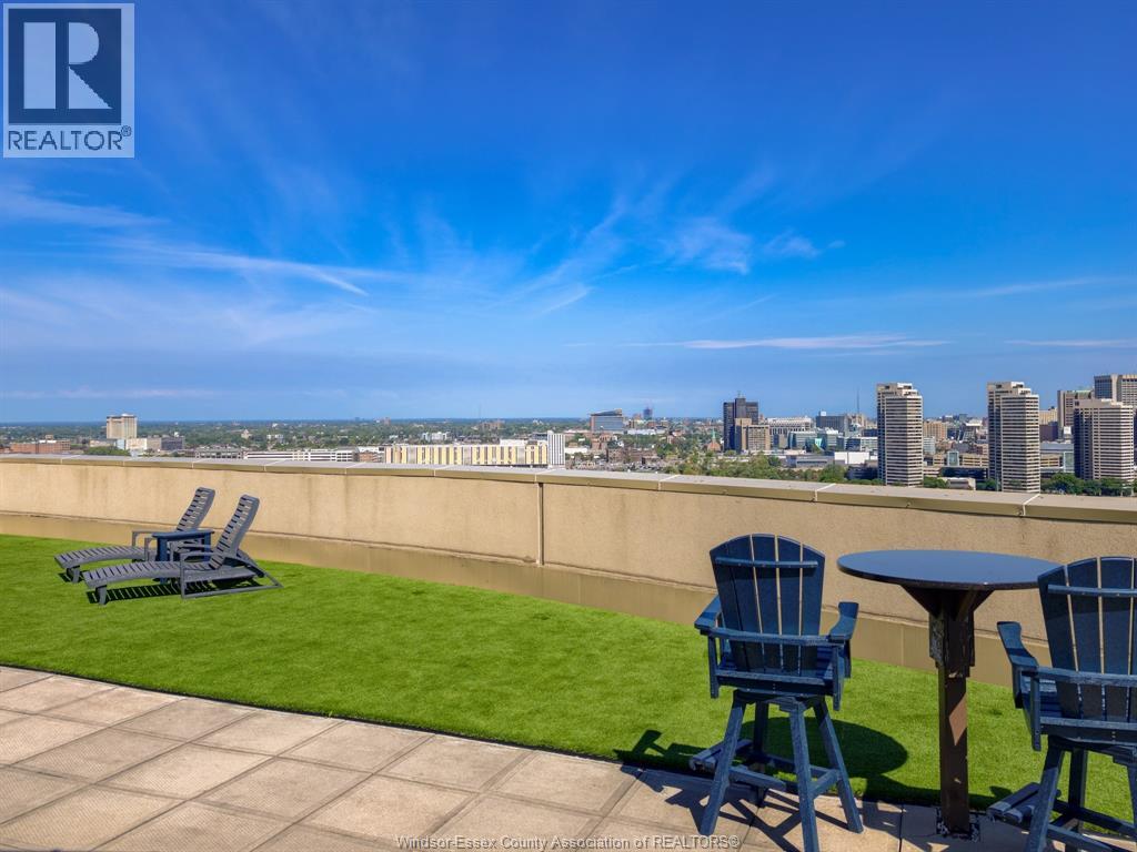 1225 Riverside Drive West — photo 7