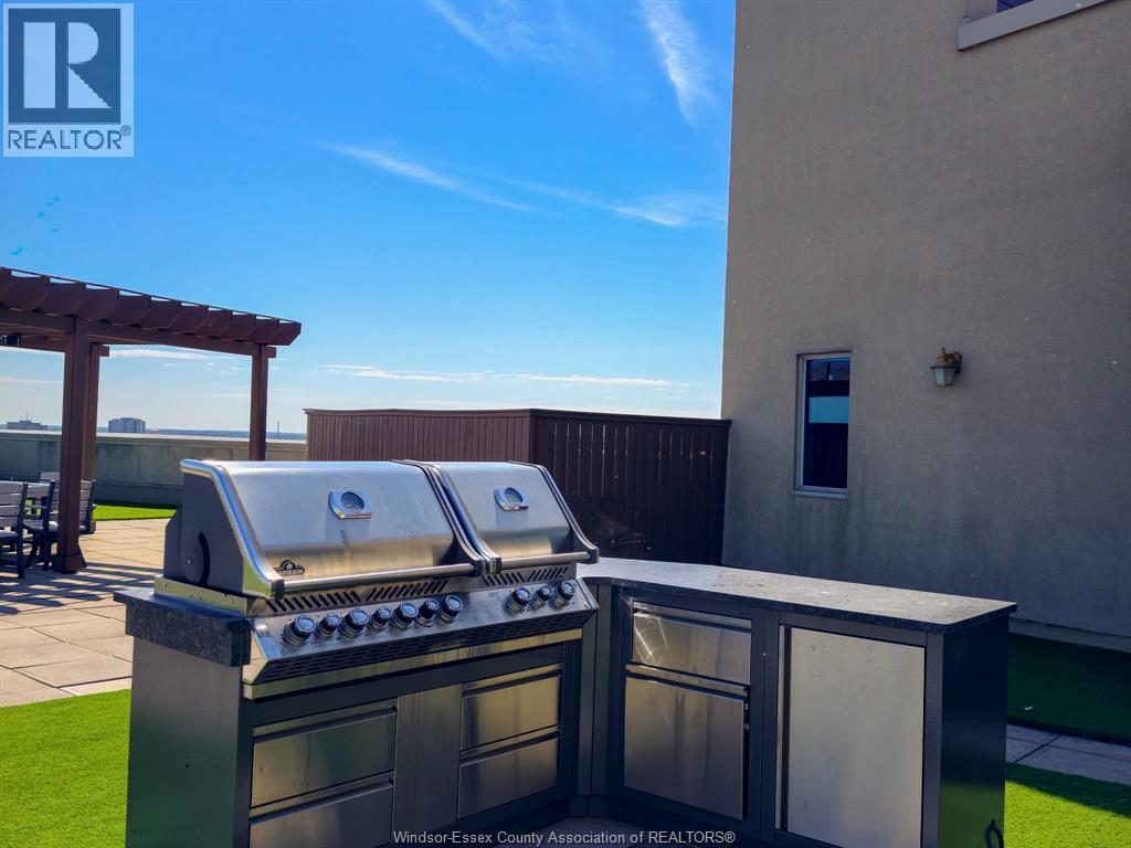 1225 Riverside Drive West — photo 4