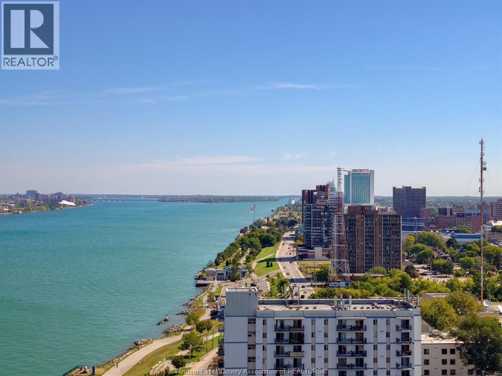 1225 Riverside Drive West — photo 11
