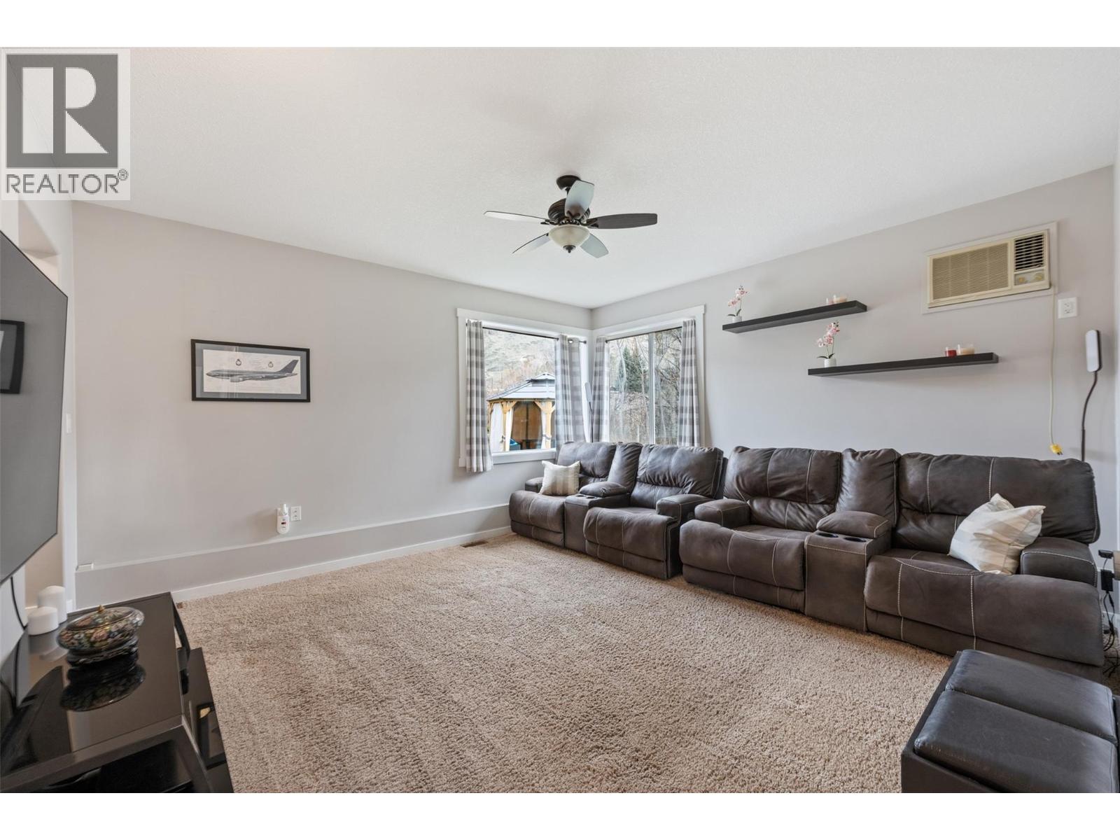 2616 Middle Bench Road, Keremeos