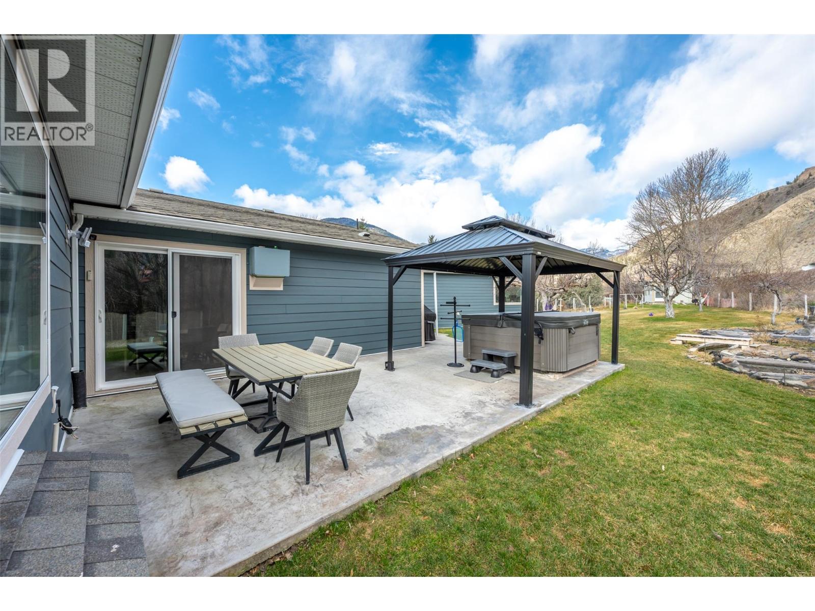 2616 Middle Bench Road, Keremeos