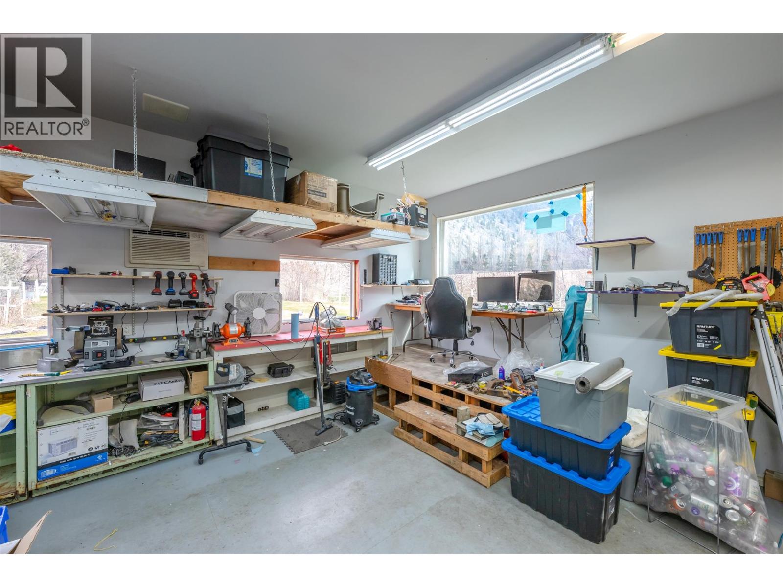 2616 Middle Bench Road, Keremeos