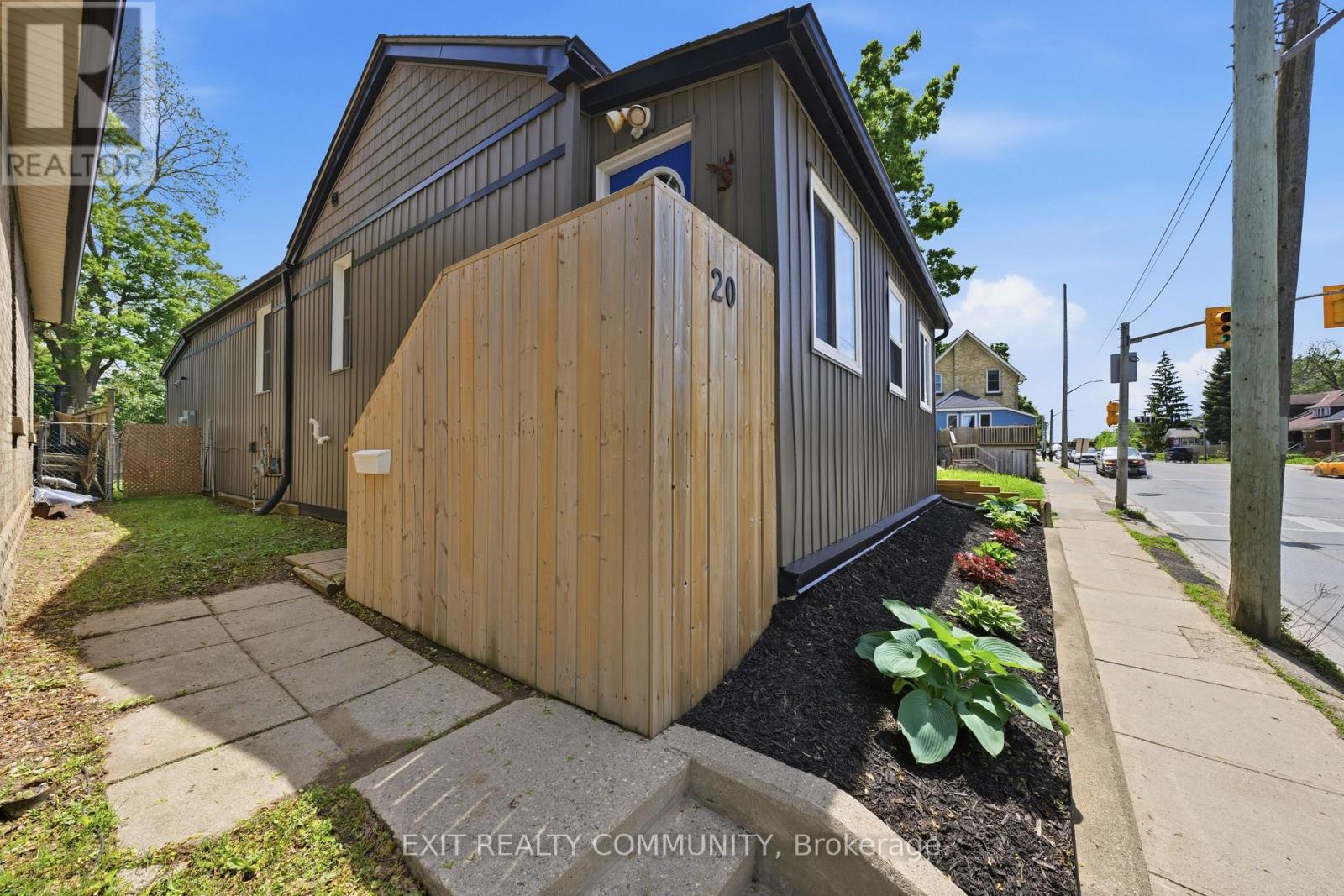 20 WHARNCLIFFE ROAD S - 22