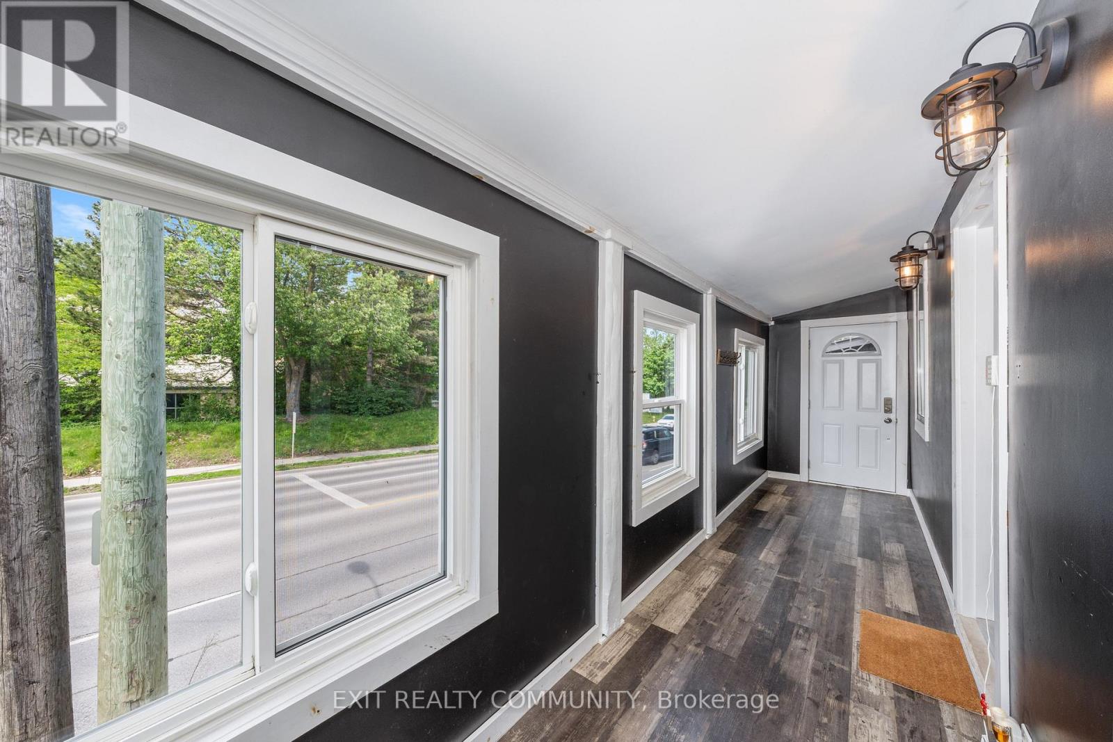 20 WHARNCLIFFE ROAD S - 50