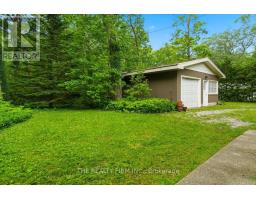 Family room - 48 Lake Road, Lambton Shores, ON N0M1T0 Photo 11