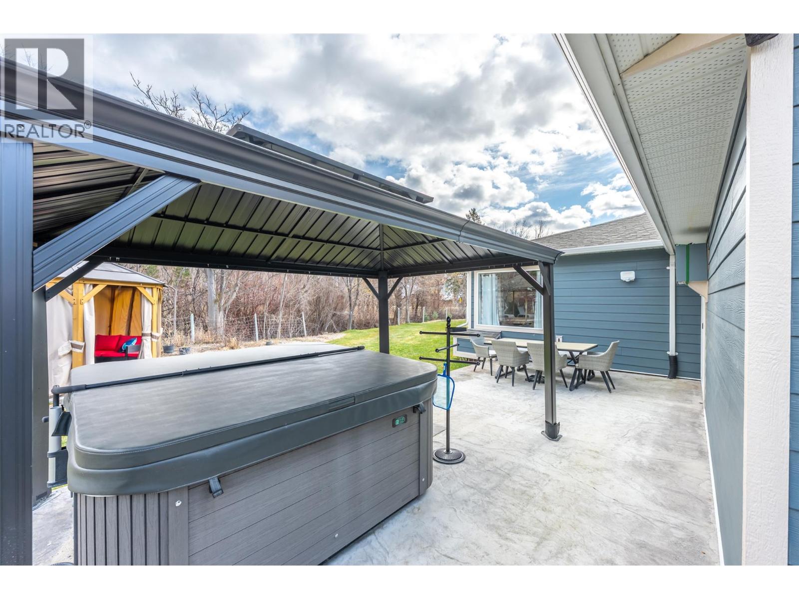 2616 Middle Bench Road, Keremeos