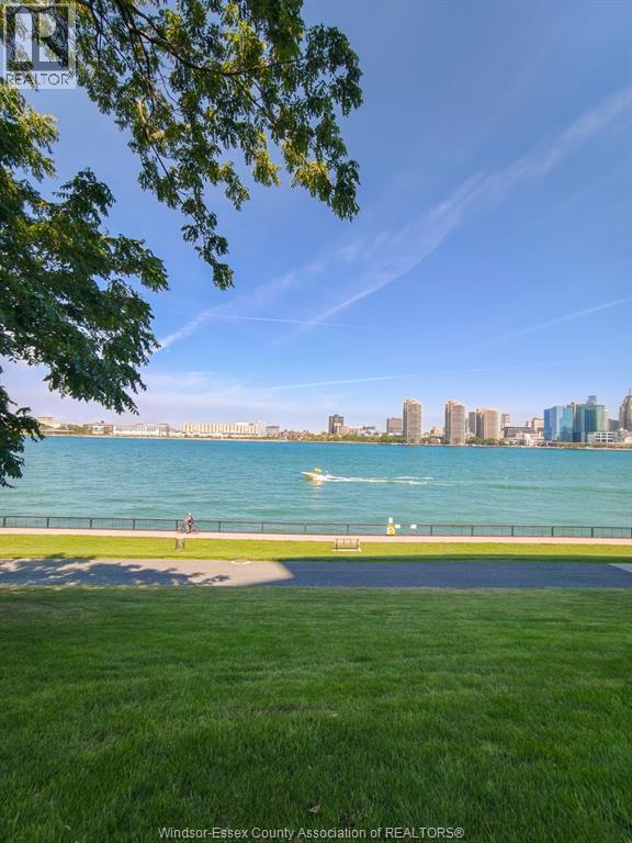 1225 Riverside Drive West — photo 16