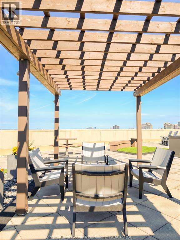 1225 Riverside Drive West — photo 12