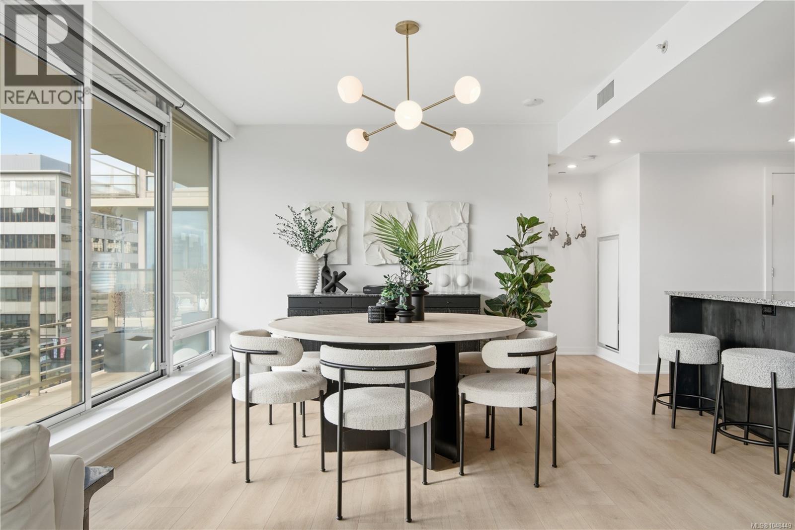 606 708 Burdett Avenue, Victoria