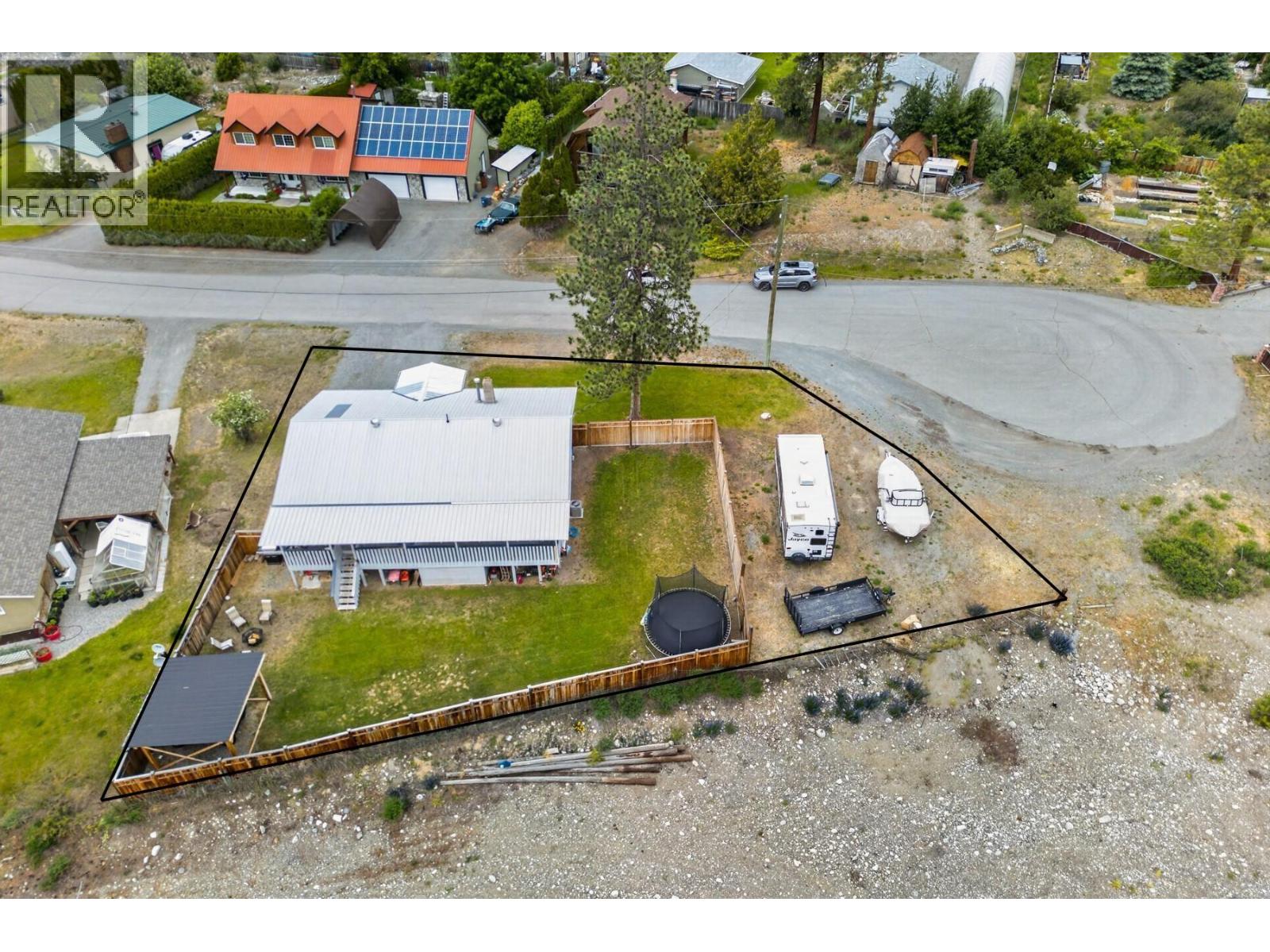 360 GRAY Avenue, Merritt, British Columbia, V0K1Y0, Merritt, British Columbia — photo 5 of 5