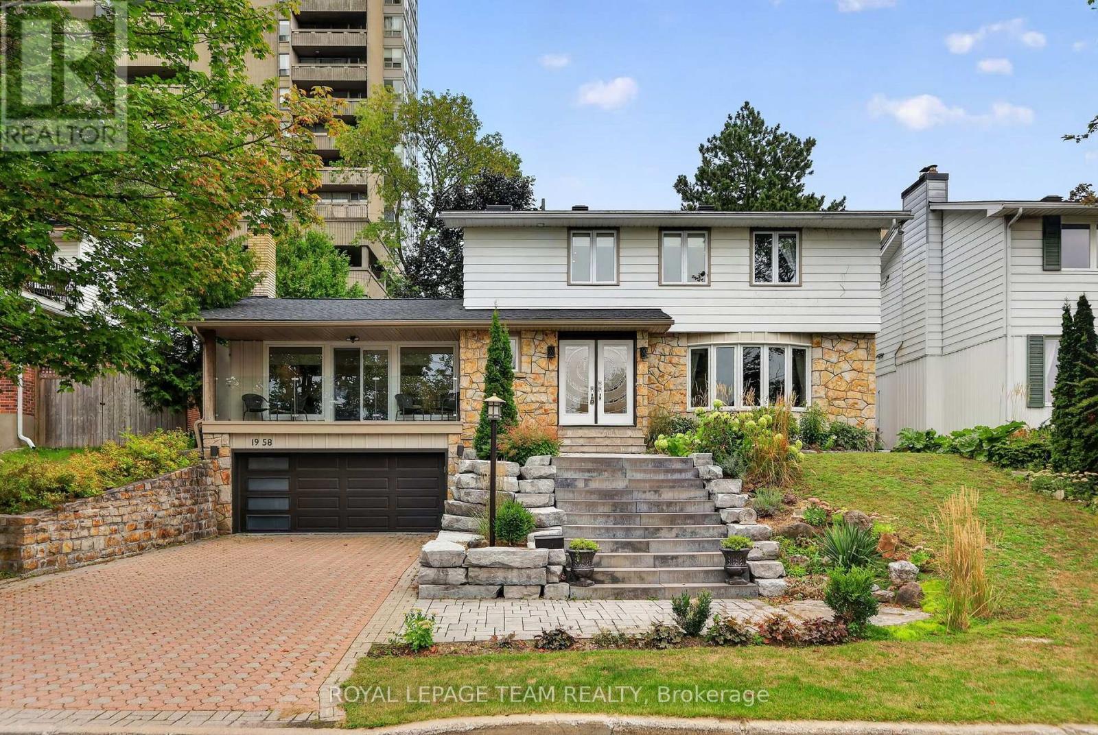 1958 NEEPAWA AVENUE - 1