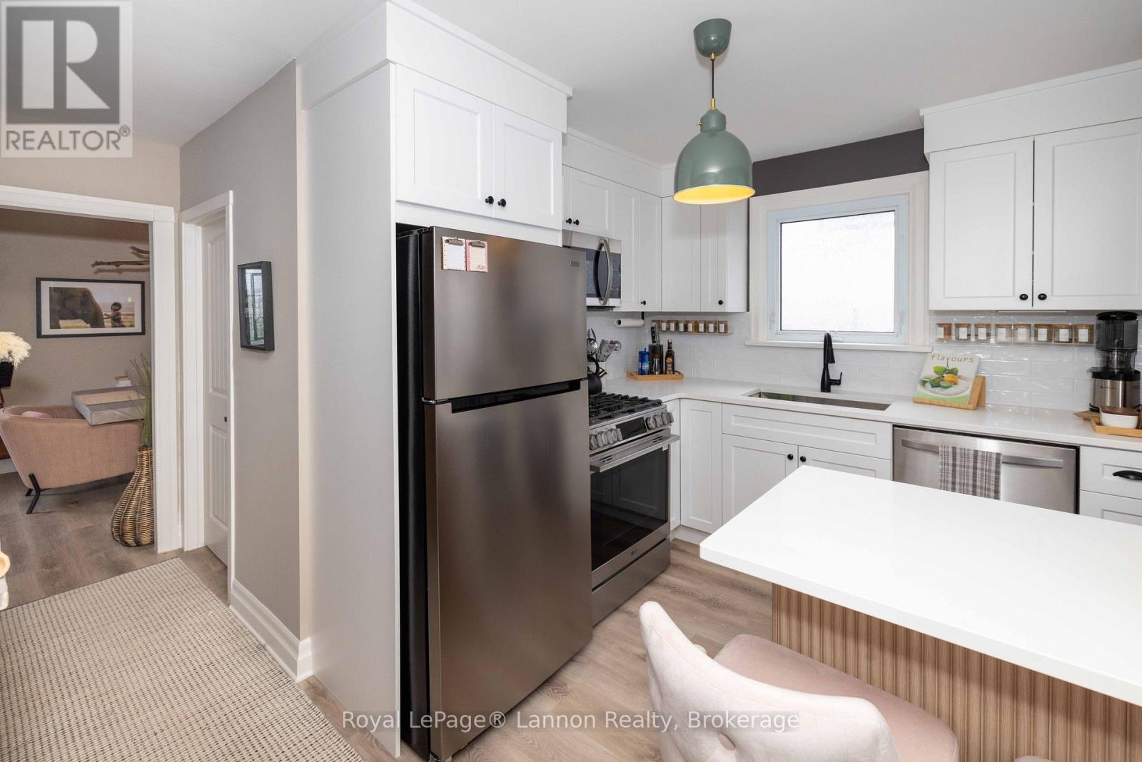 102 BRUCE STREET - 17
