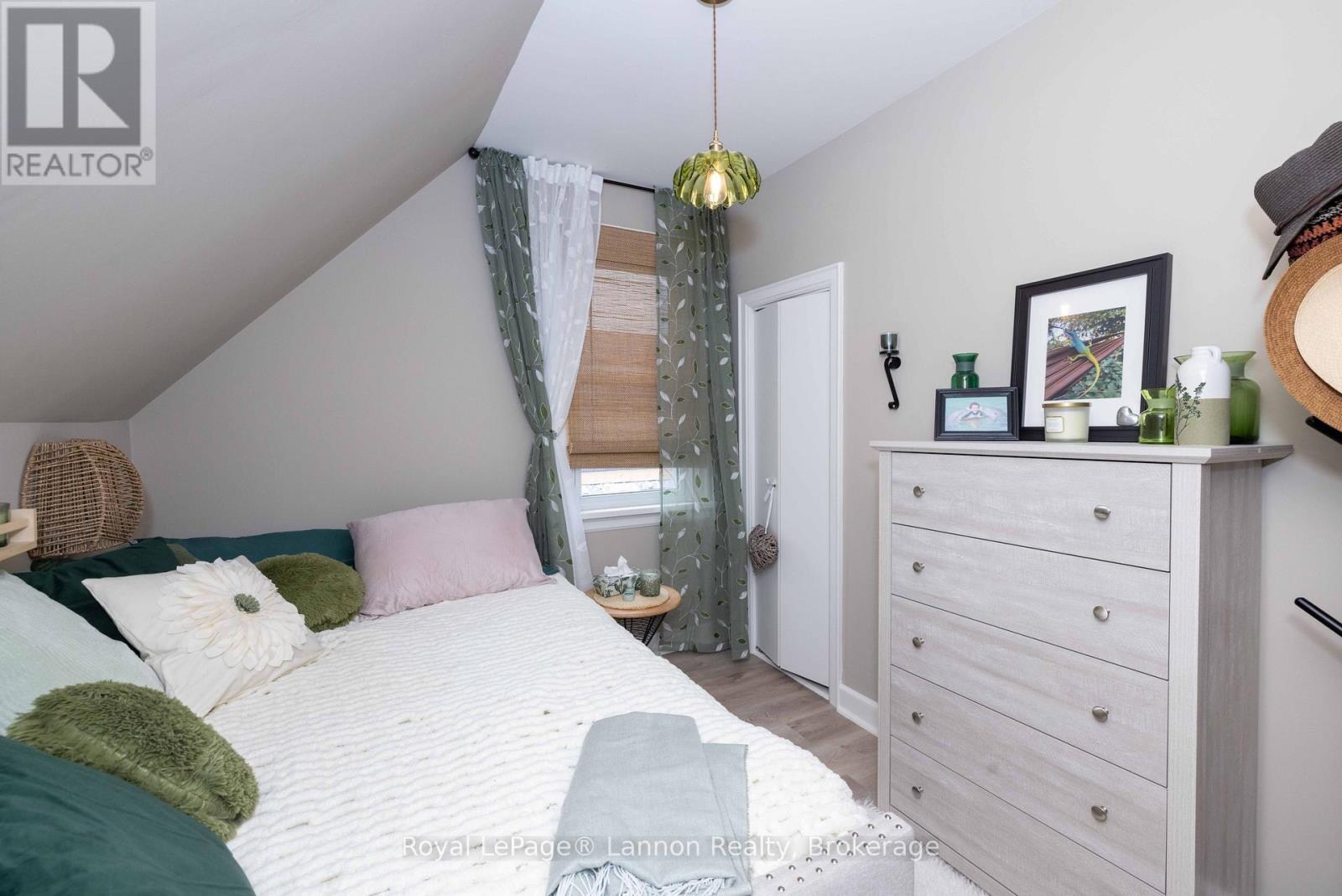 102 BRUCE STREET - 31