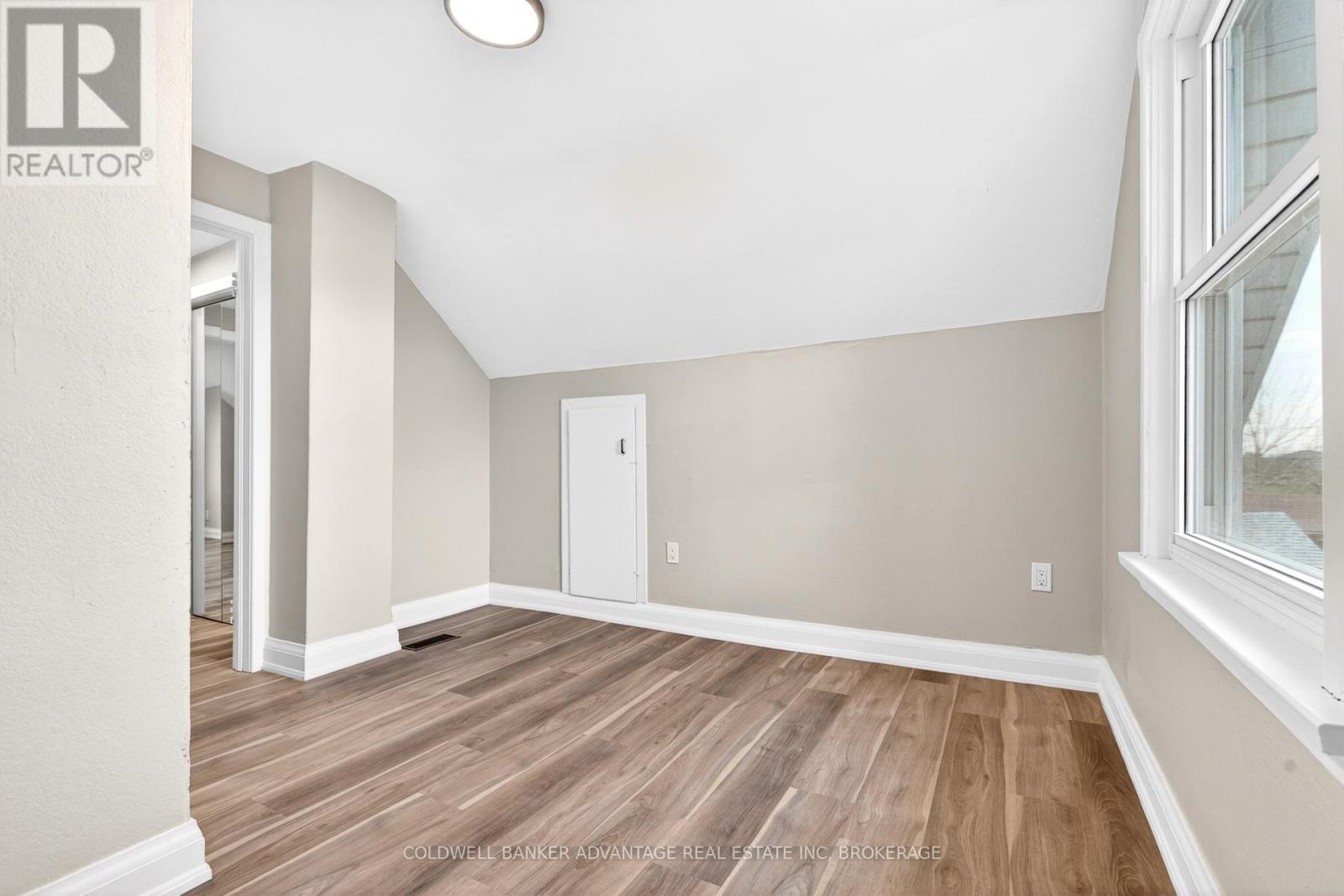 7 BATTLE STREET - 24