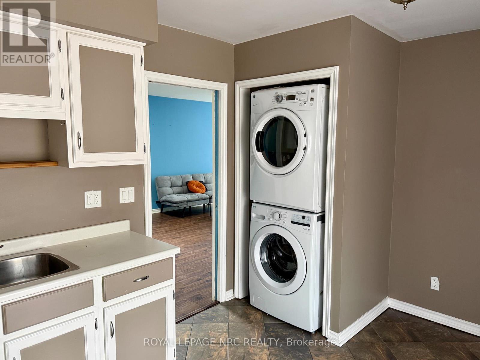 22 Ravine Road, St. Catharines (Oakdale), Ontario, L2P3A7, St. Catharines (Oakdale), Ontario — photo 5 of 5