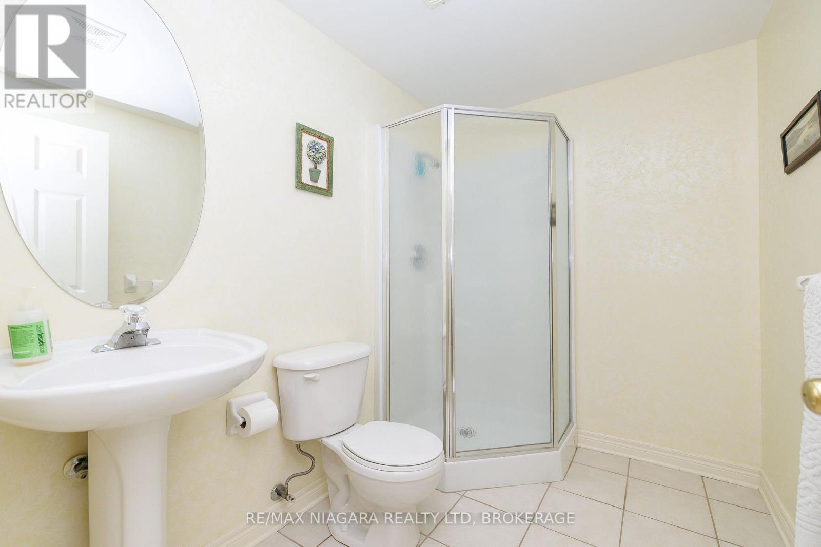 #8 3300 MONTROSE ROAD - Image 25