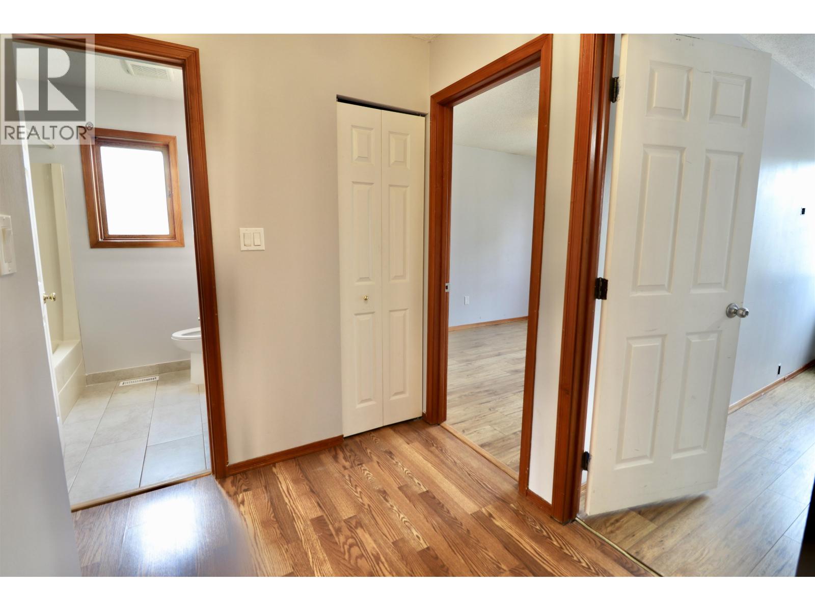 Photo 8 of 22 — 438 CARRIER PLACE · Prince George, BC