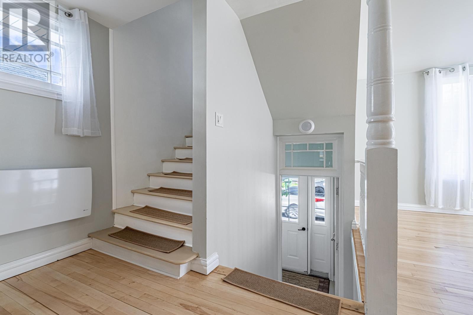 403 QUEEN Street, Charlottetown, Prince Edward Island, C1A4E2, Charlottetown, Prince Edward Island — photo 3 of 5