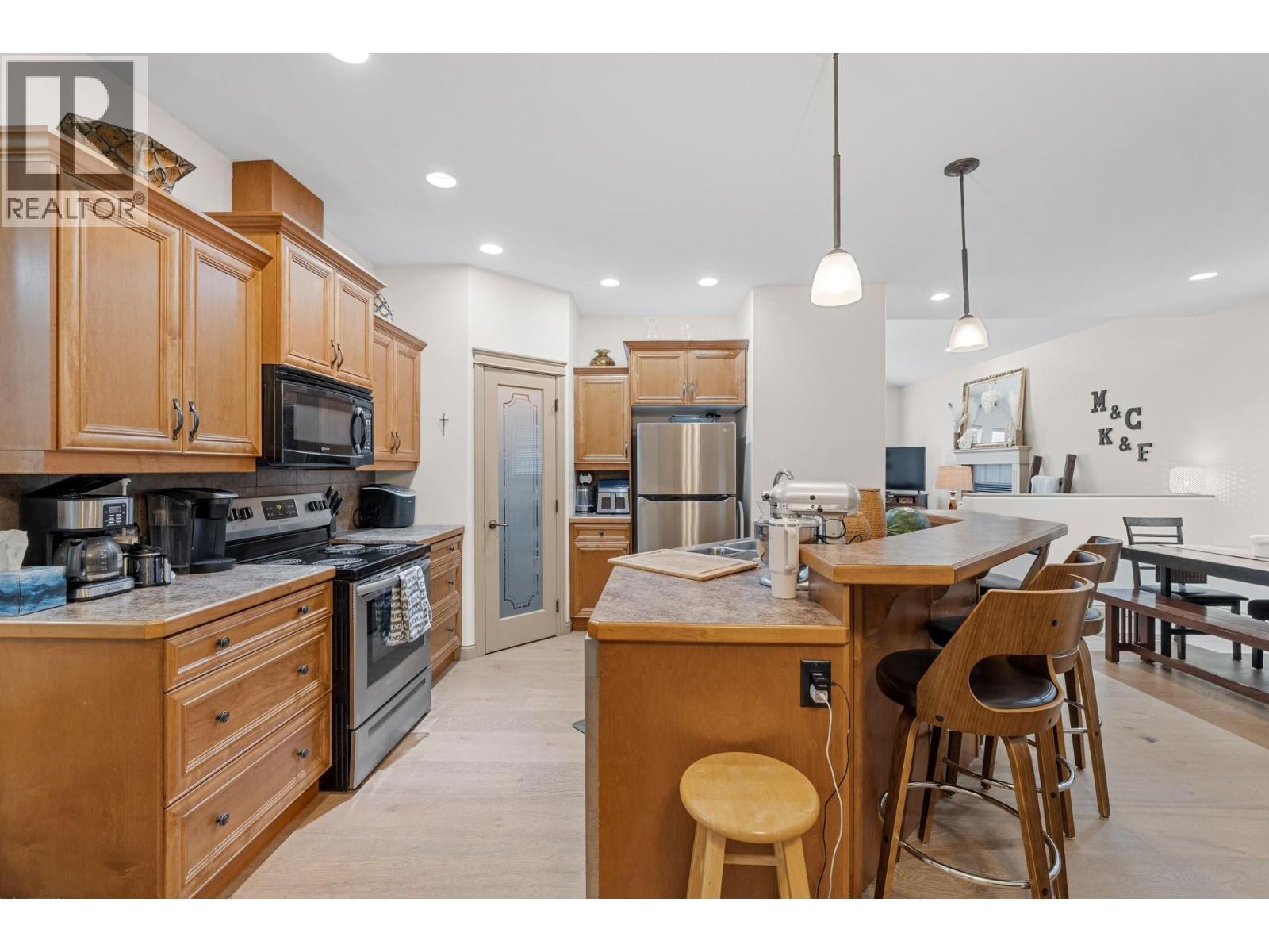  5438 Farron Street, Kelowna