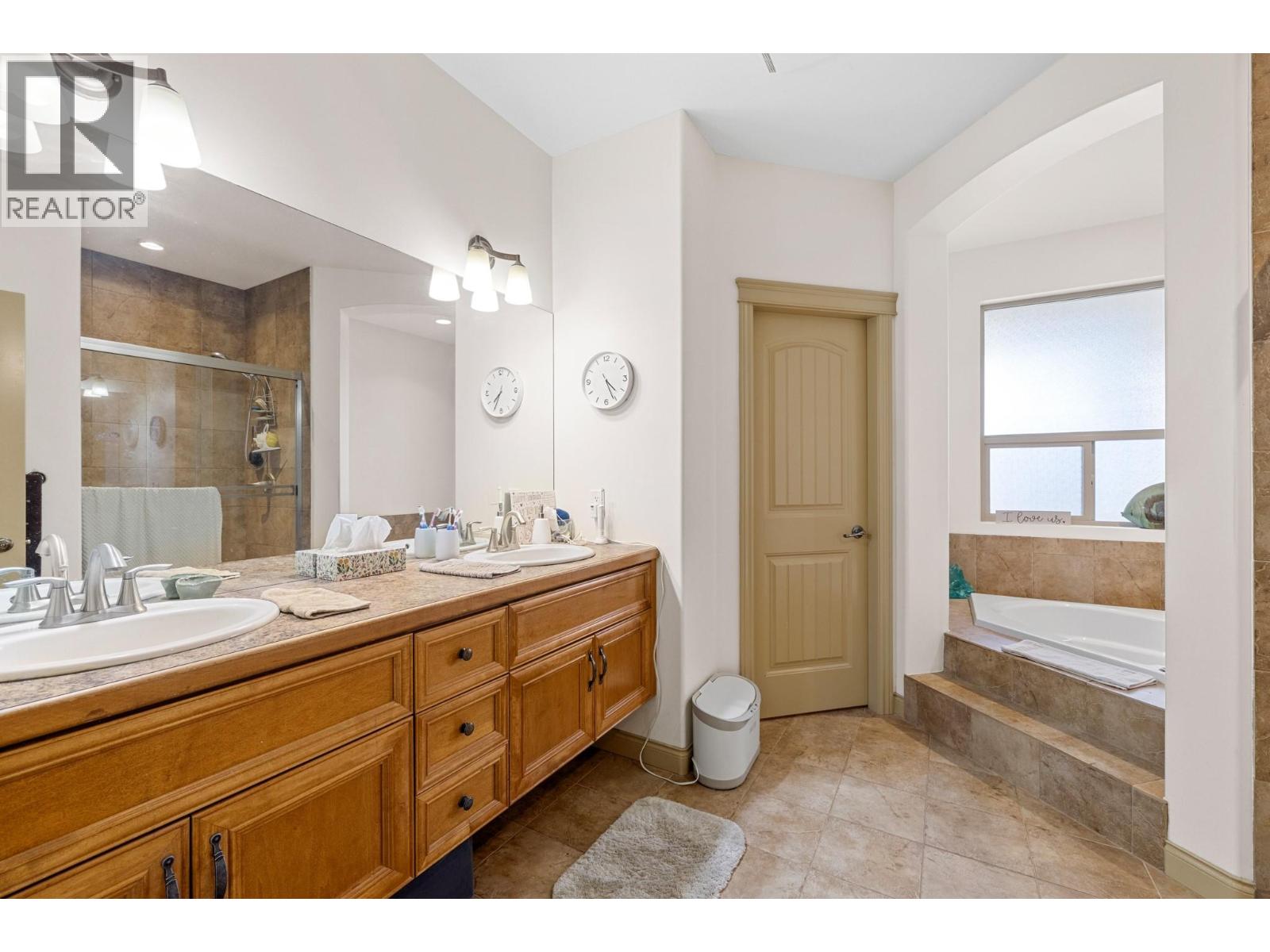  5438 Farron Street, Kelowna