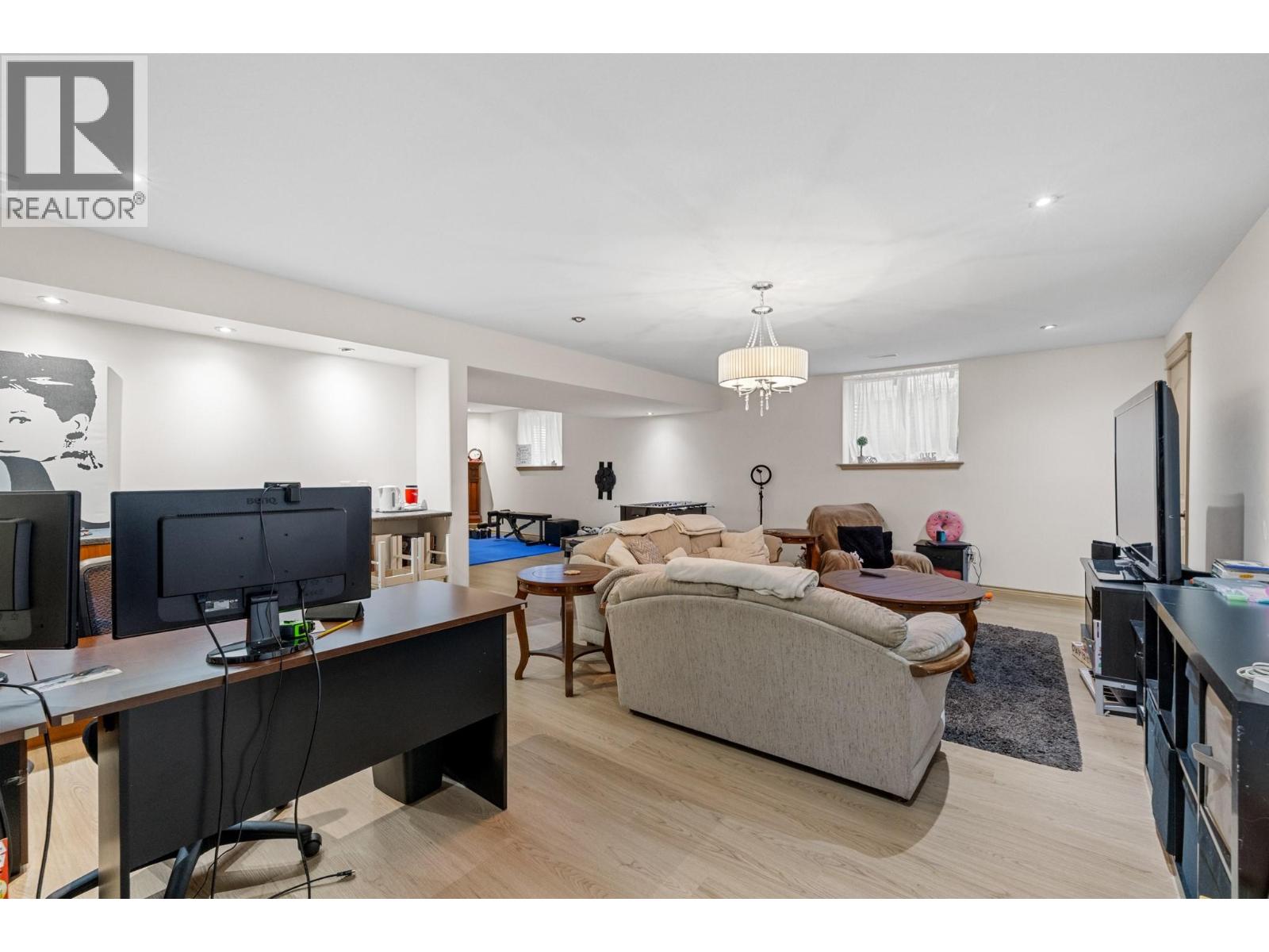  5438 Farron Street, Kelowna