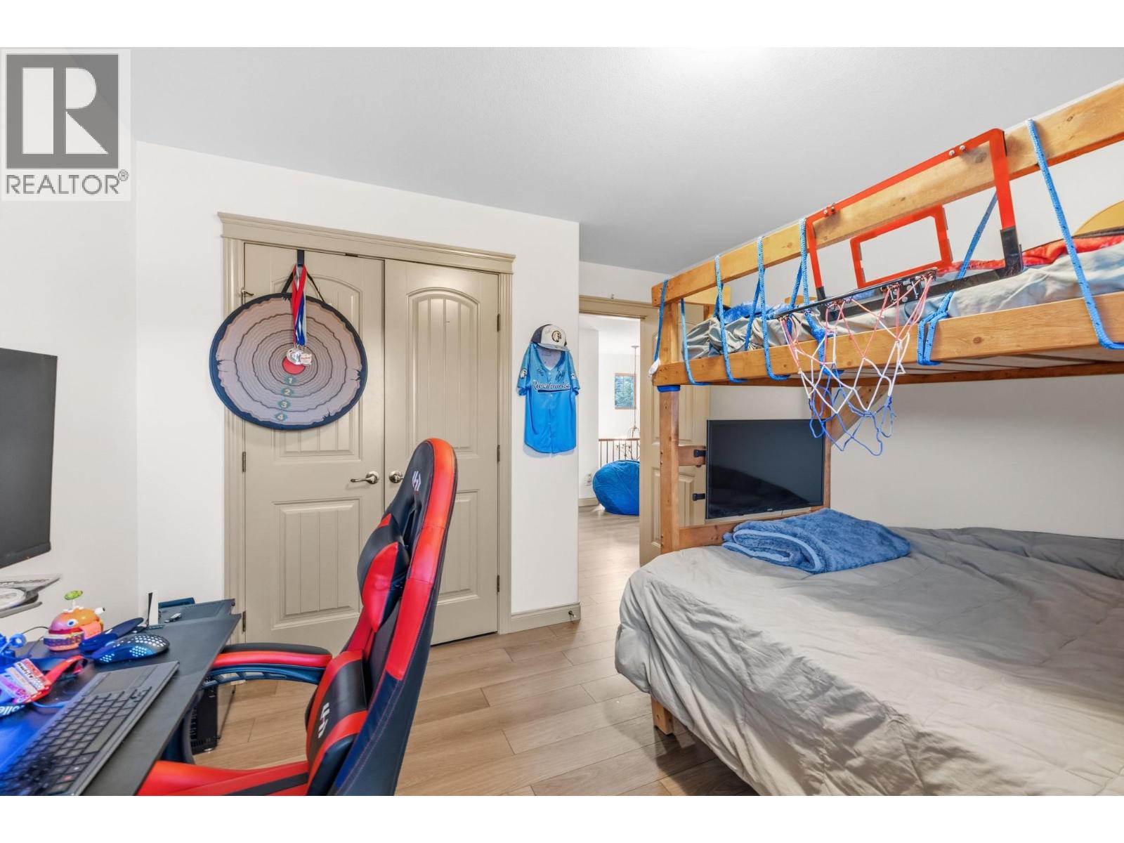  5438 Farron Street, Kelowna