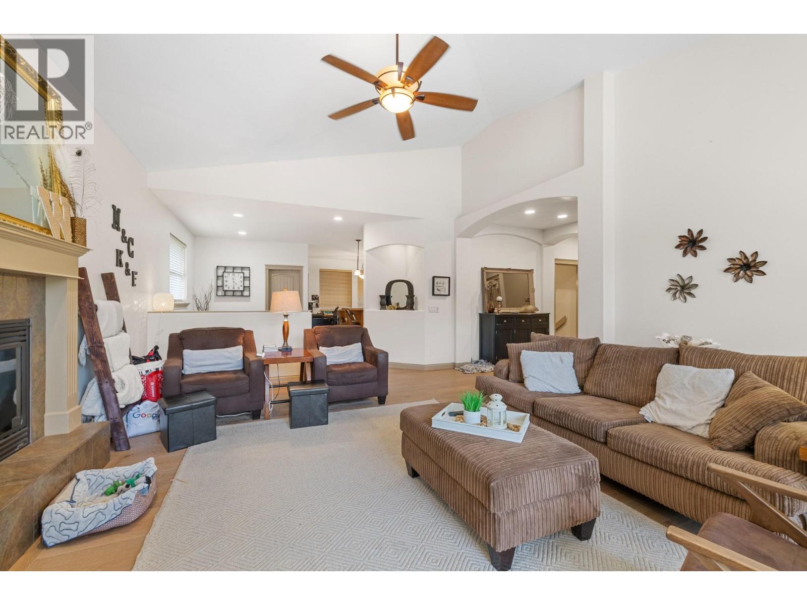 5438 Farron Street photo 6