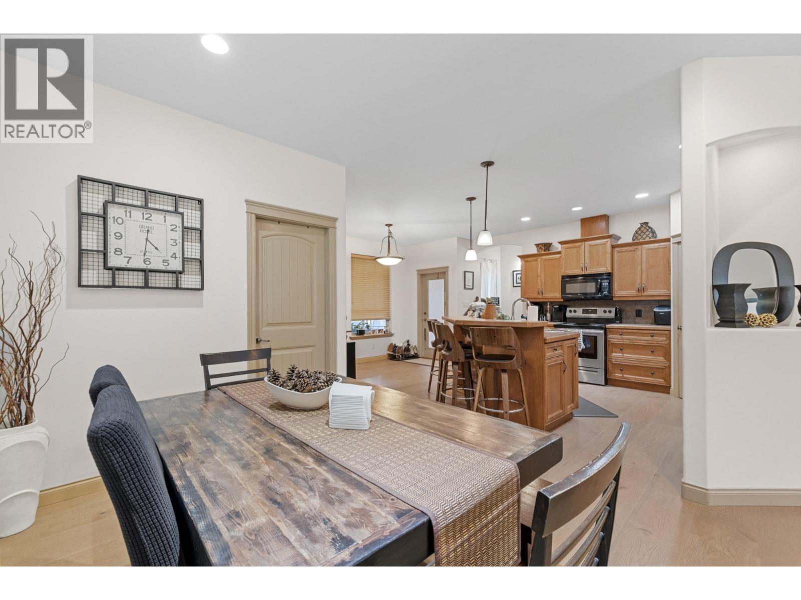  5438 Farron Street, Kelowna