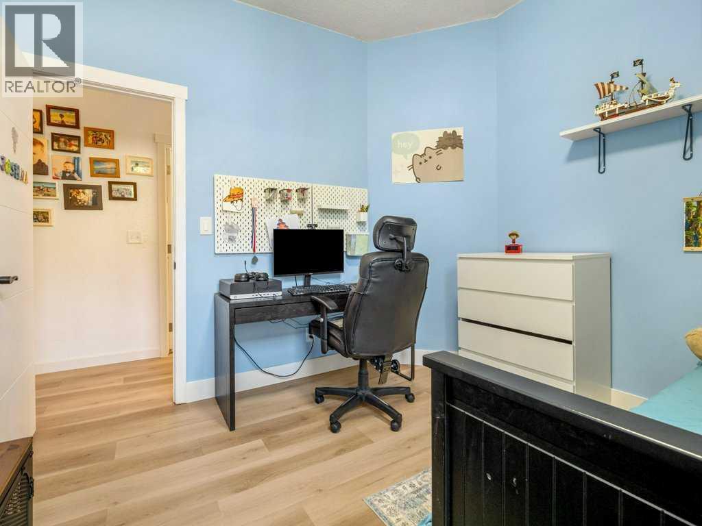 633 7 Street S - Image 22