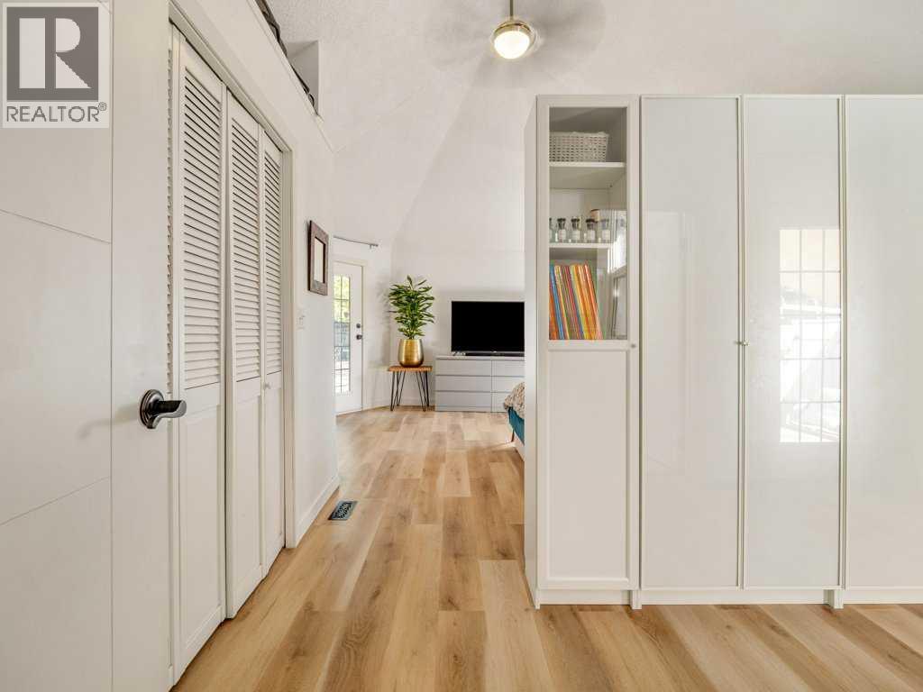 633 7 Street S - Image 25