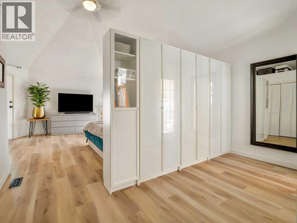 633 7 Street S - 26