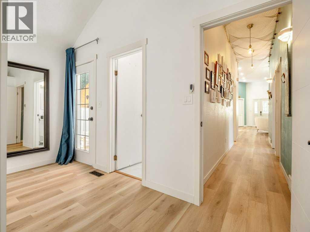 633 7 Street S - Image 27