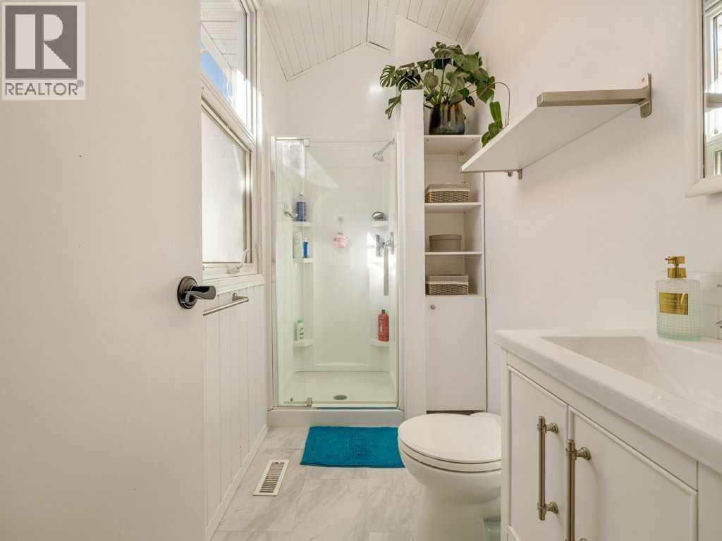 633 7 Street S - 28