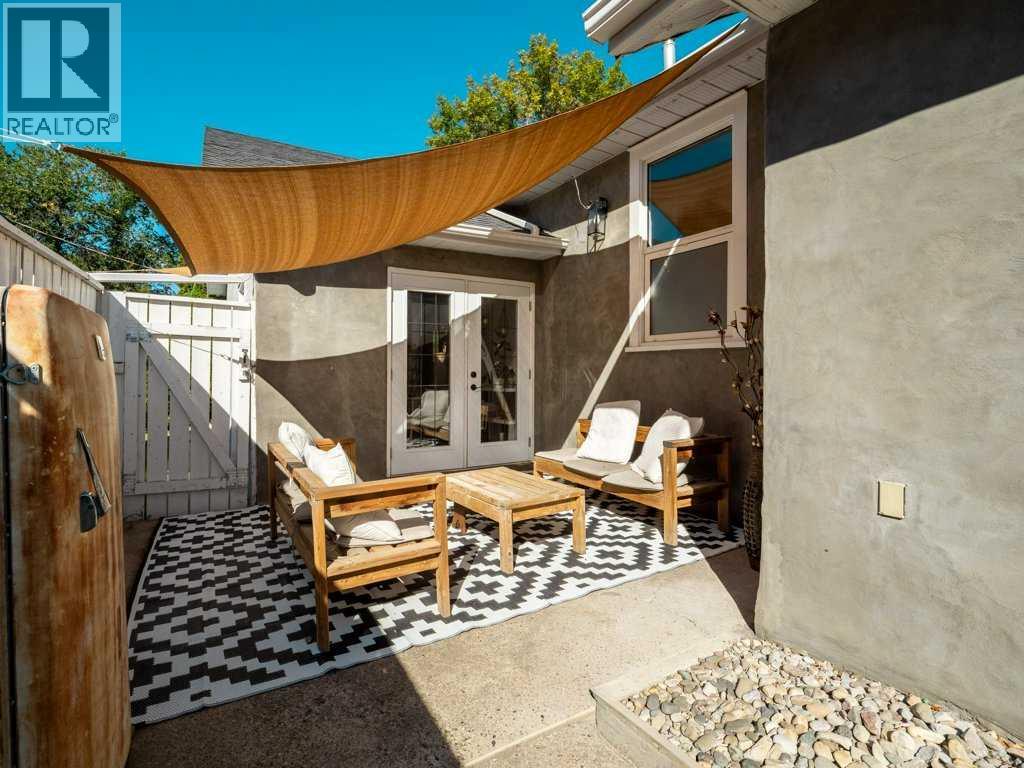 633 7 Street S - 37