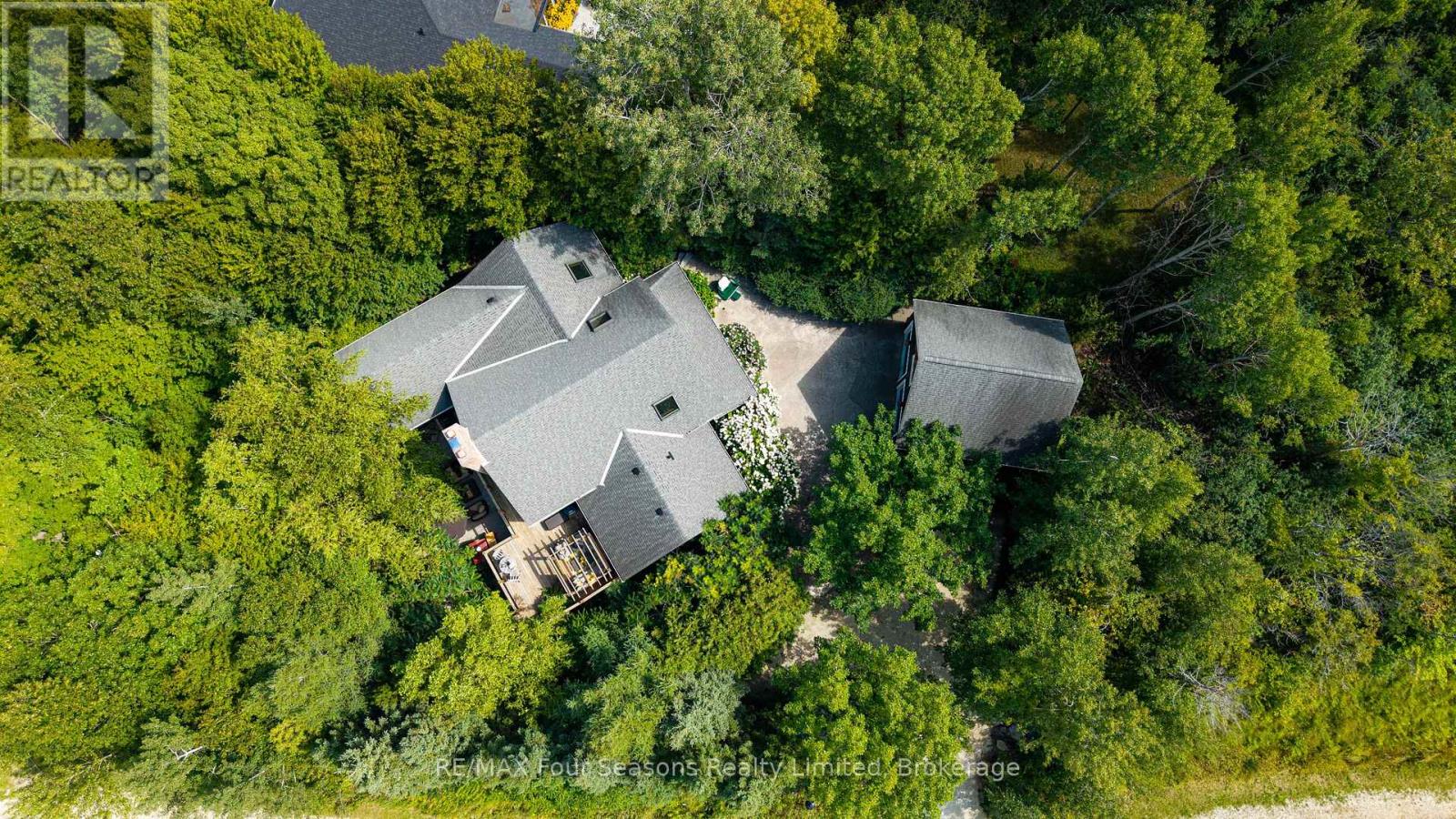 129 Davos Drive, Blue Mountains, Ontario, L9Y0S9, Blue Mountains, Ontario — photo 2 of 5
