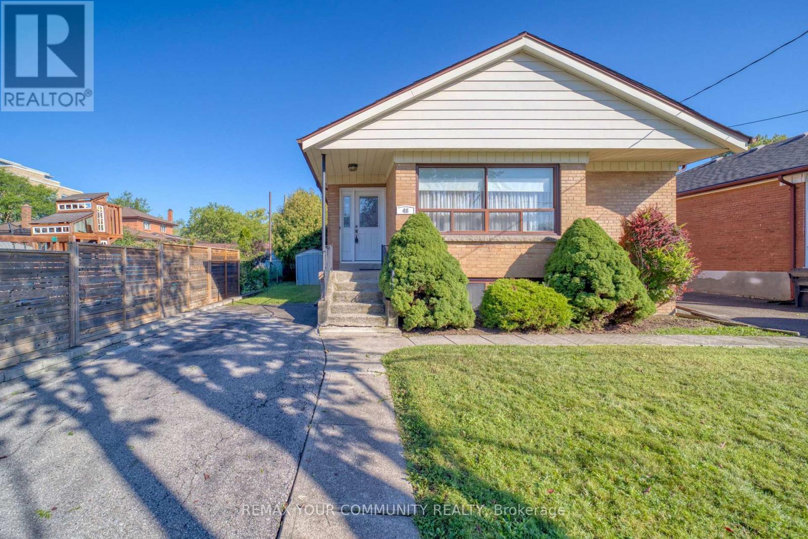 48 ALEXIS BOULEVARD - 1