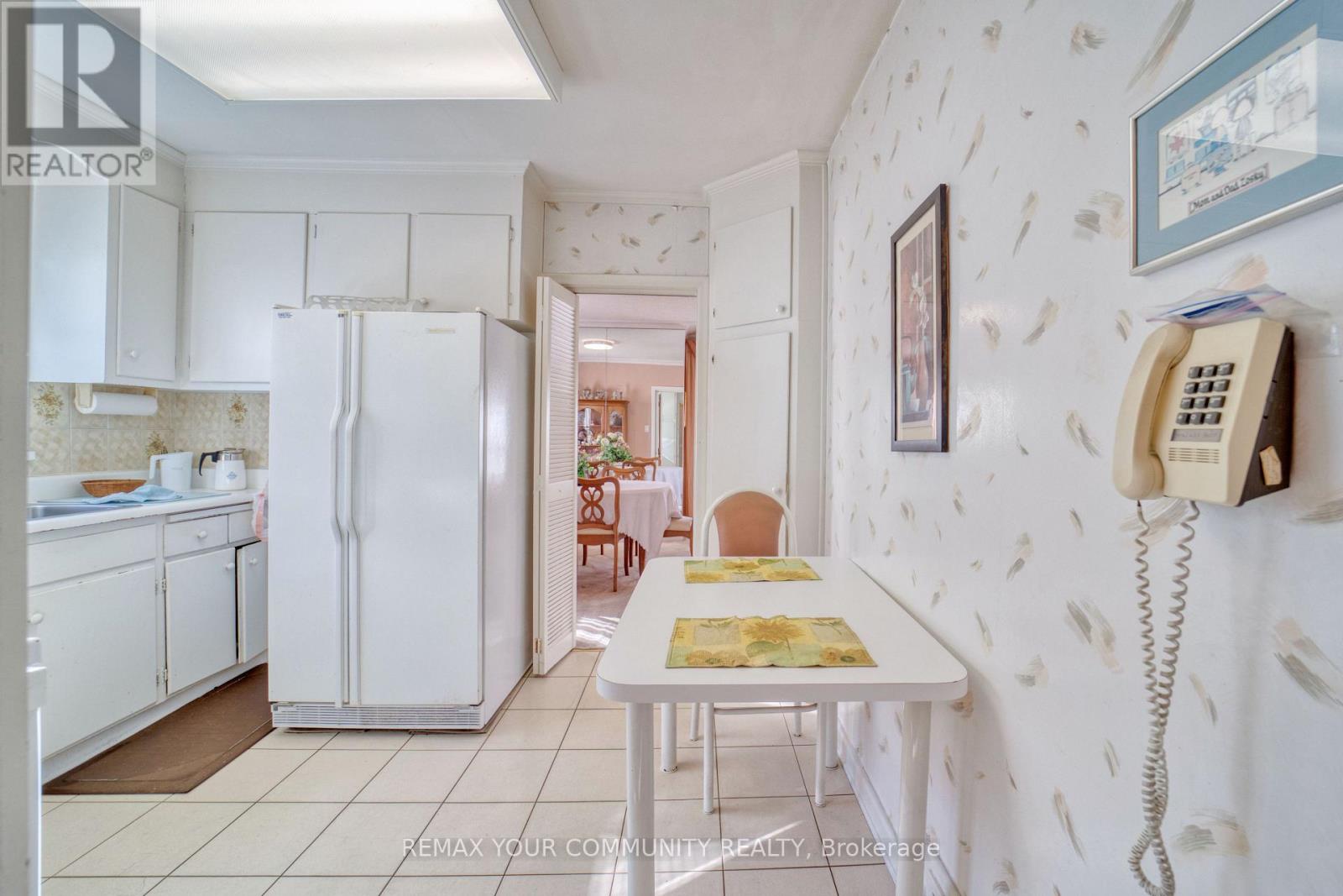 48 ALEXIS BOULEVARD - 17