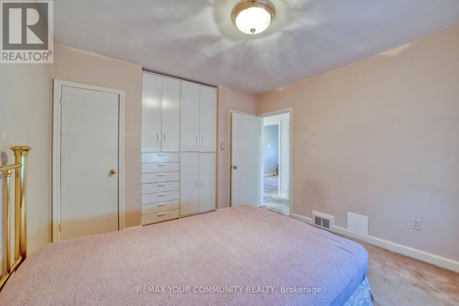 48 ALEXIS BOULEVARD - 22