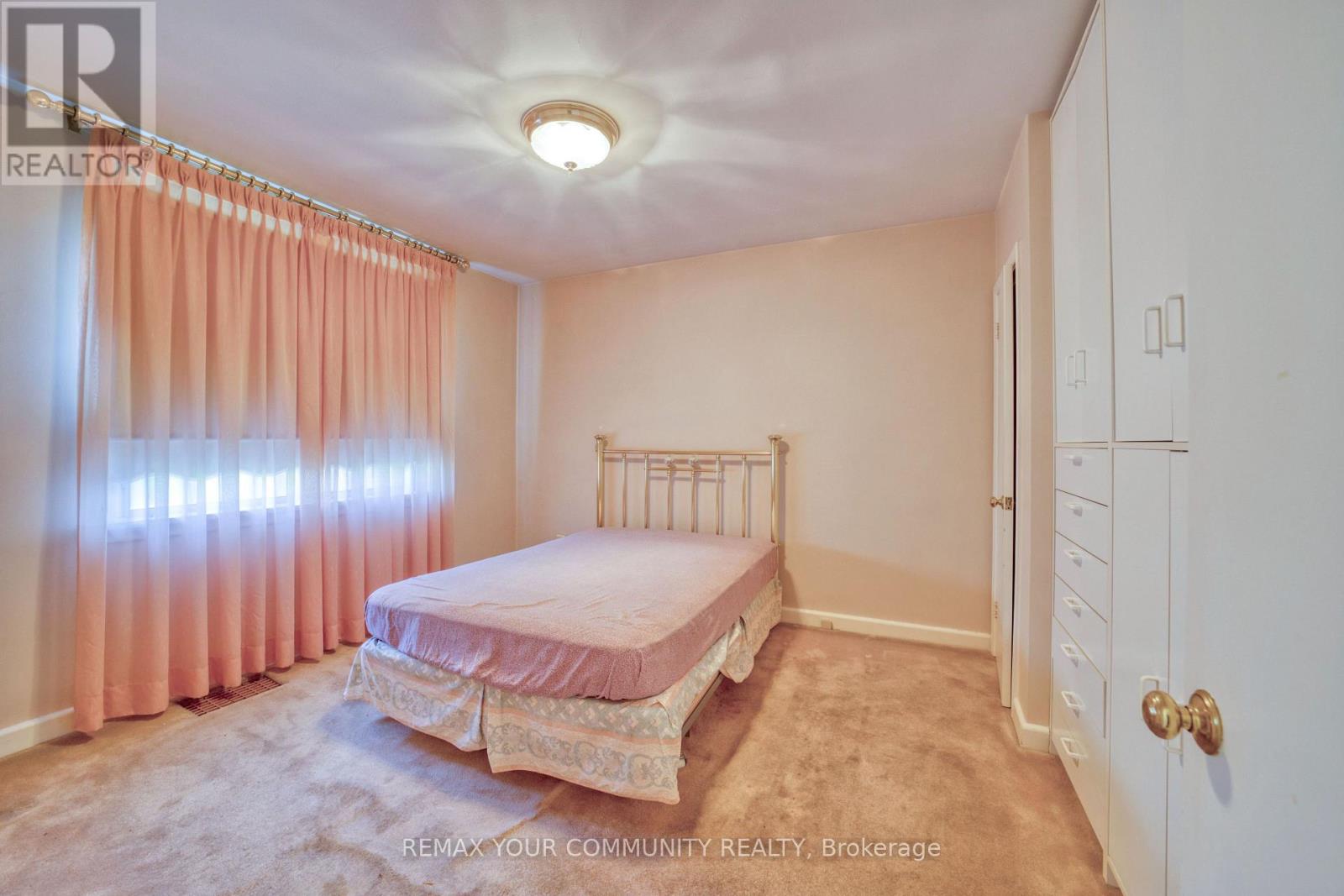48 ALEXIS BOULEVARD - 23