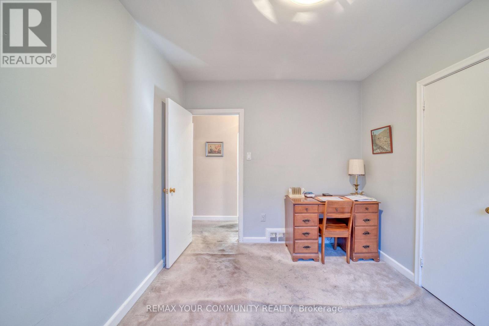 48 ALEXIS BOULEVARD - 24