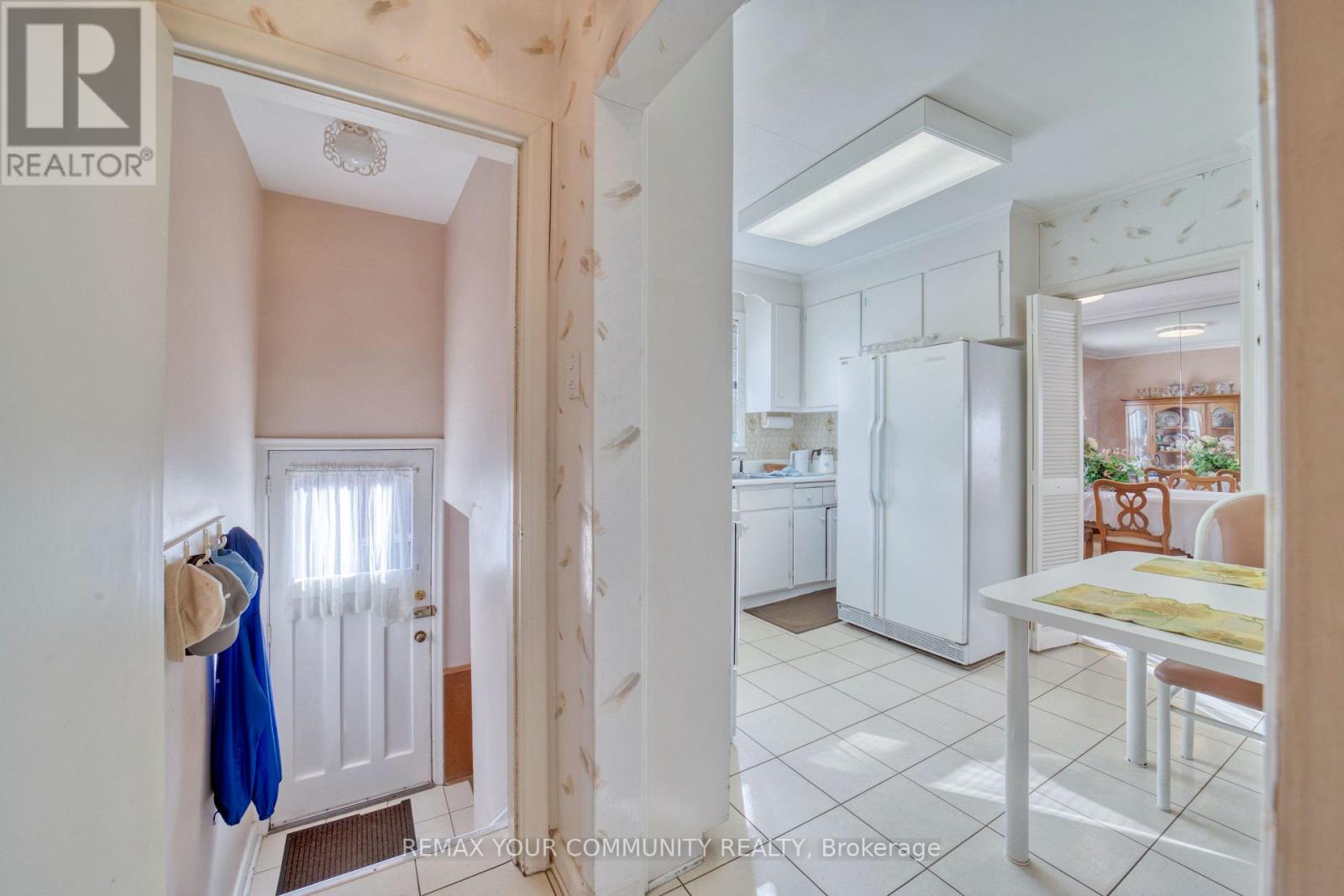 48 ALEXIS BOULEVARD - Image 27