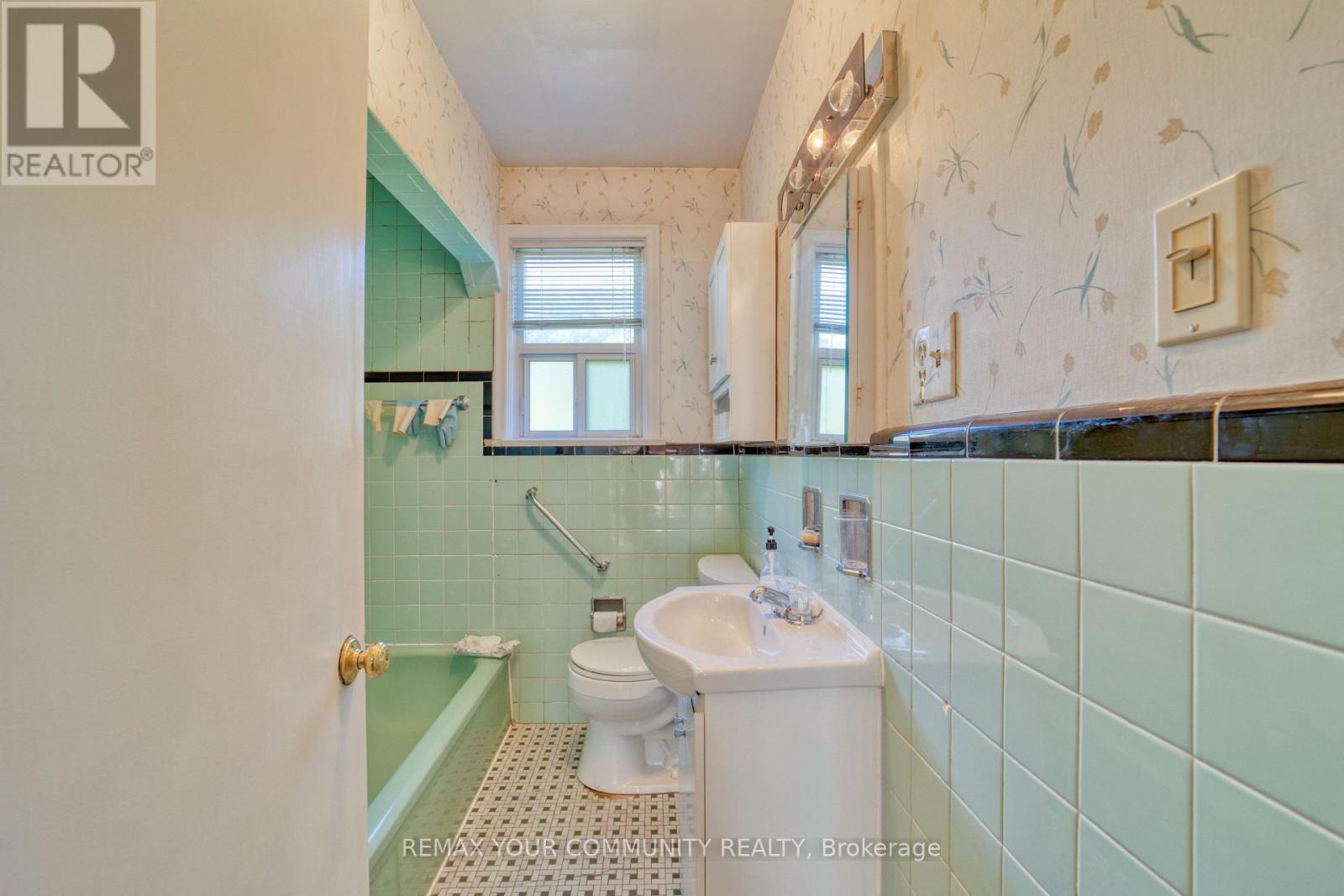 48 ALEXIS BOULEVARD - Image 30