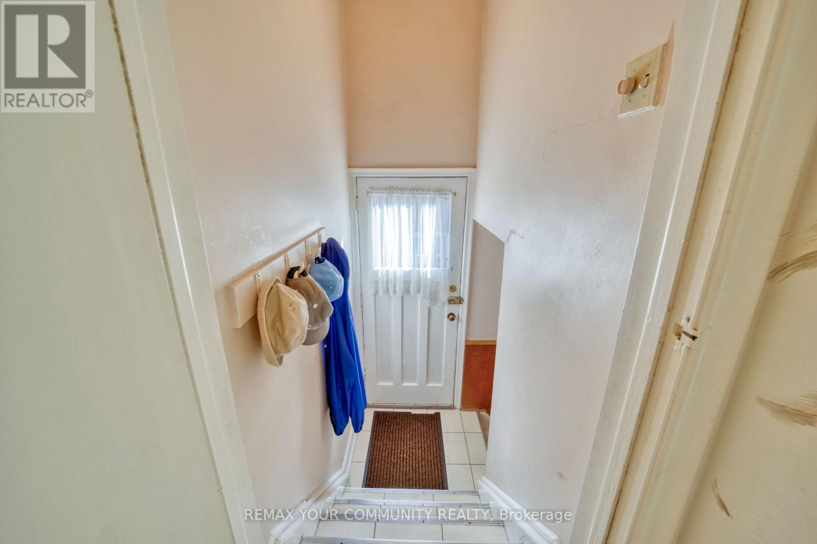 48 ALEXIS BOULEVARD - Image 31
