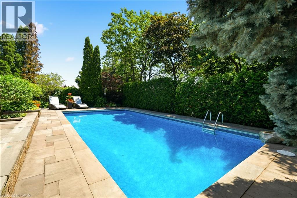 1281 LAKEVIEW Drive - Image 32