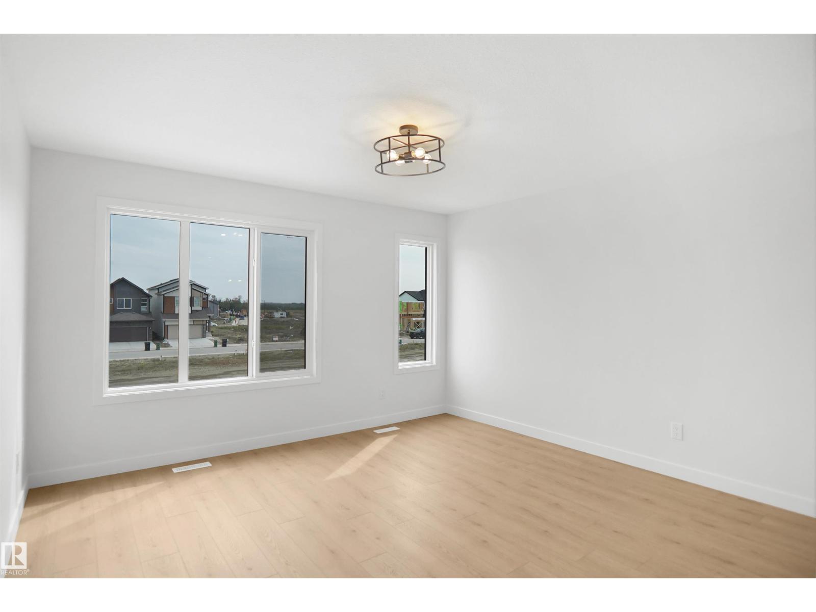 5137 RIVER'S EDGE WY NW, Edmonton, Alberta, T6M3B6, Edmonton, Alberta — photo 2 of 5