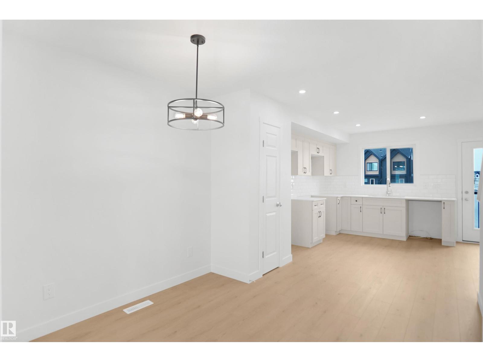 5137 RIVER'S EDGE WY NW, Edmonton, Alberta, T6M3B6, Edmonton, Alberta — photo 5 of 5