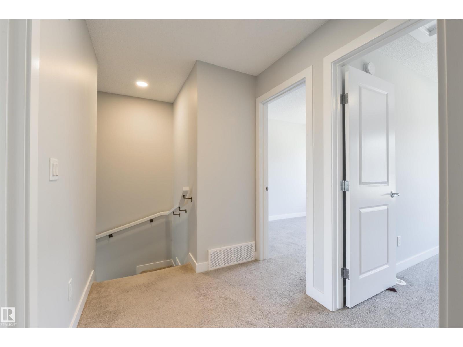 #3 11373 12 AV NW - Image 25